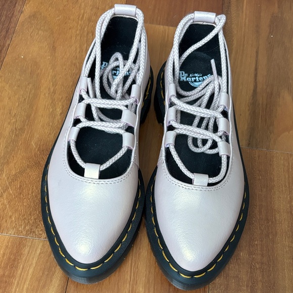 NWOT Dr Martens - Picture 4 of 13
